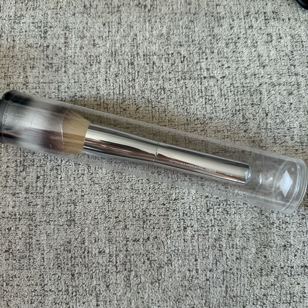 IT Cosmetics CC + Double Airbrush Ball Powder Brush